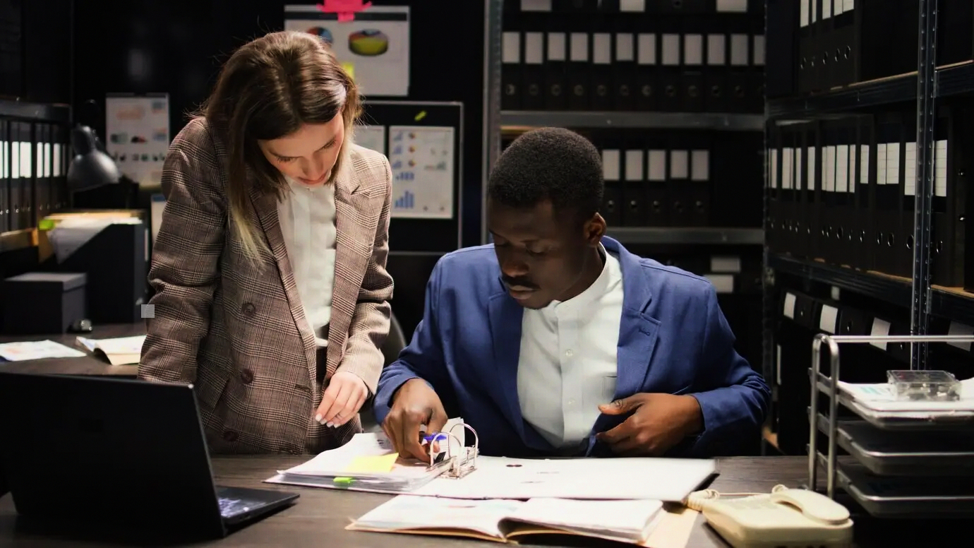 Dashboard de métricas ligadas a auditoría ambiental y reporting ESG para empresas de industria pesada